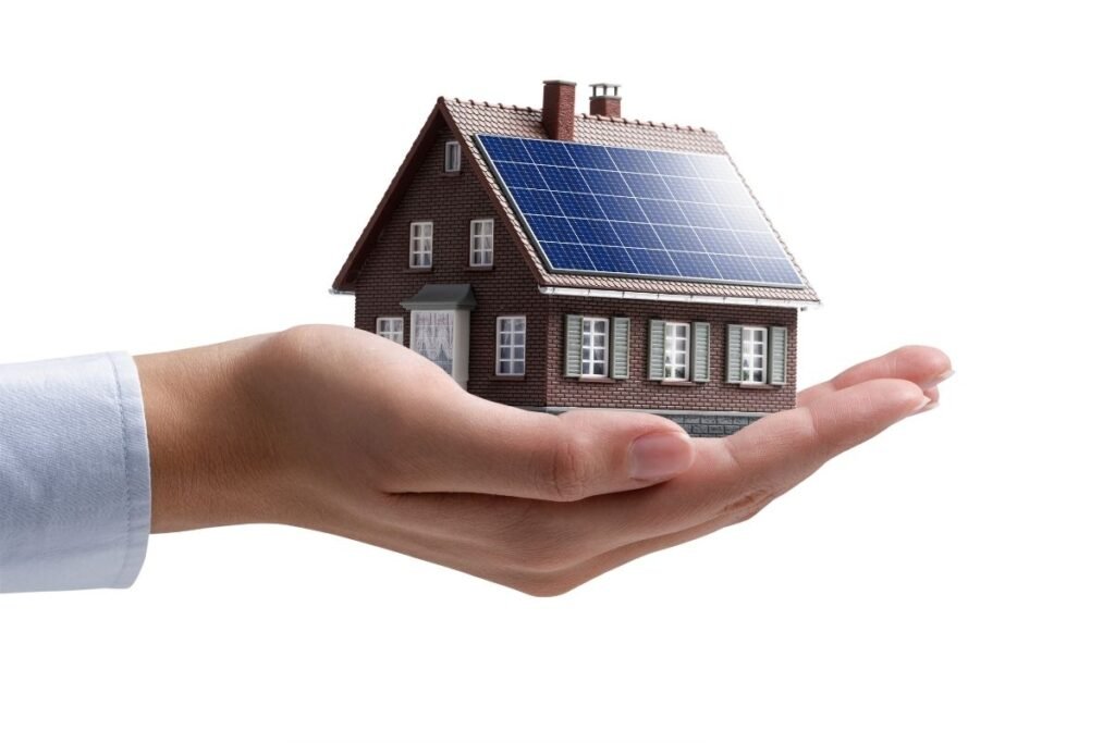 Solcellepanel på hytta med erfaringer tester og prisoversikt